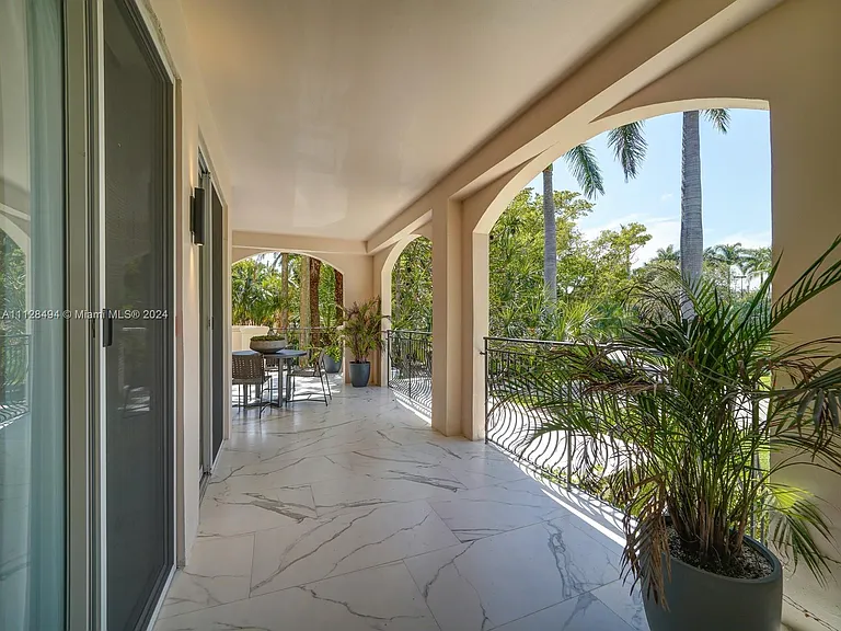 19117 Fisher Island Dr #19117 — Photo 17