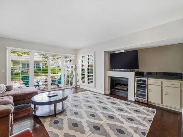 870 Deep Crk, Costa Mesa, CA 92626