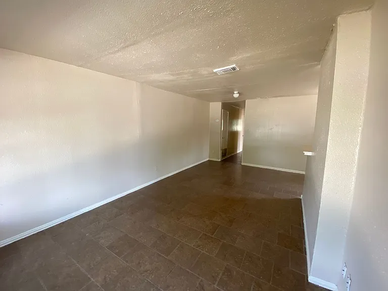 1136 San Francisco St — Photo 2