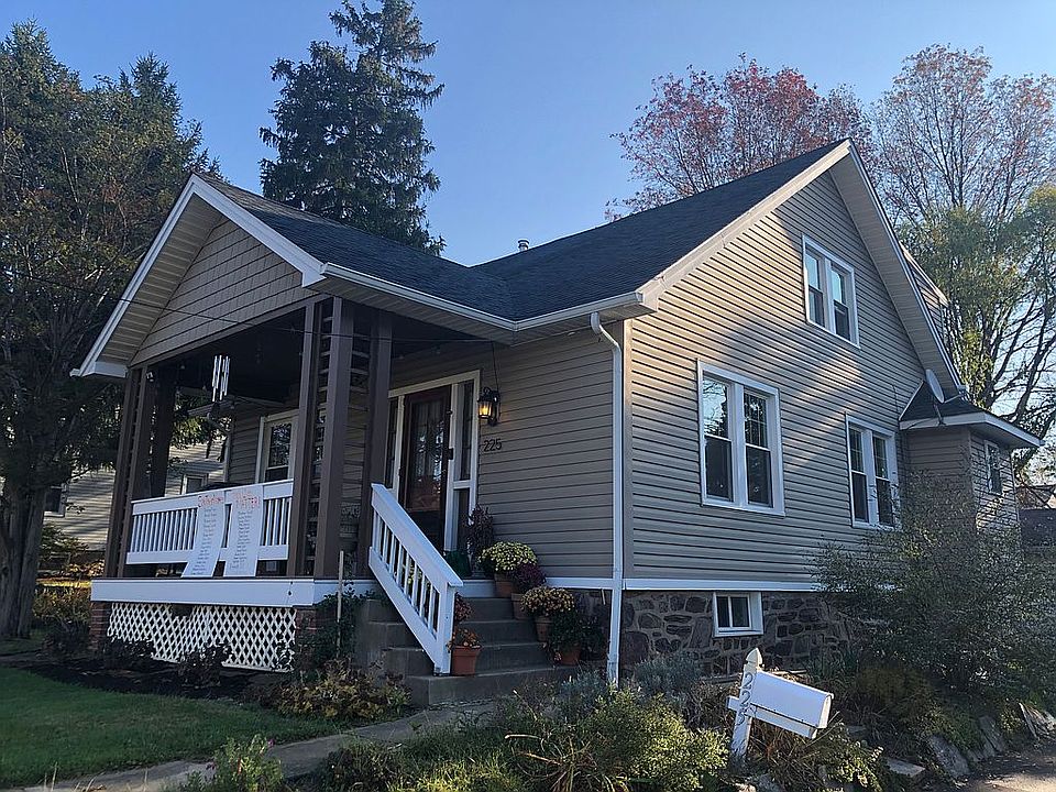 2nd image of 225 Central Ave