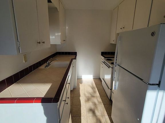 5th image of 2600 NE 125th St APT 5
