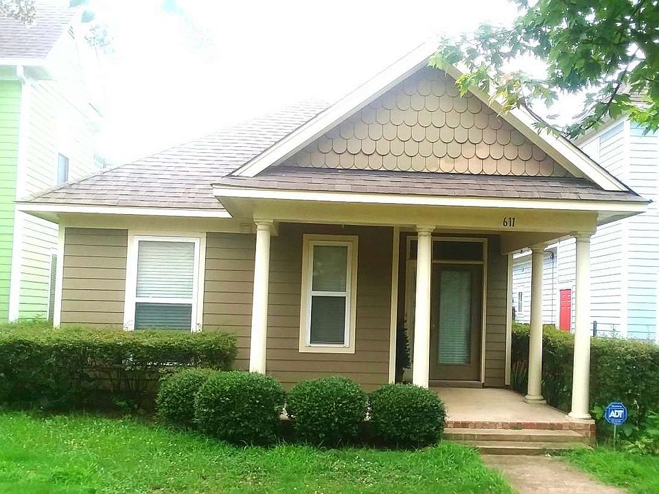 1st image of 611 Peyton Cir