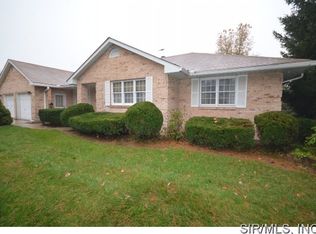 304 Chesapeake Ln, Collinsville, IL