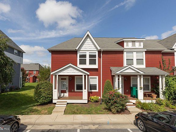 2nd image of 1233 Frost Pl