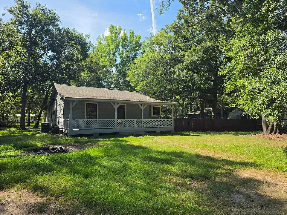 17308 Valley Ln