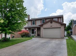 48 Goundry Cres, Kitchener, ON N2E2X2