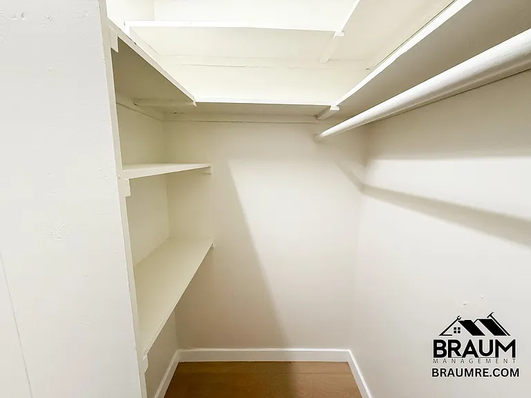 4404 Stern Ave — Photo 29