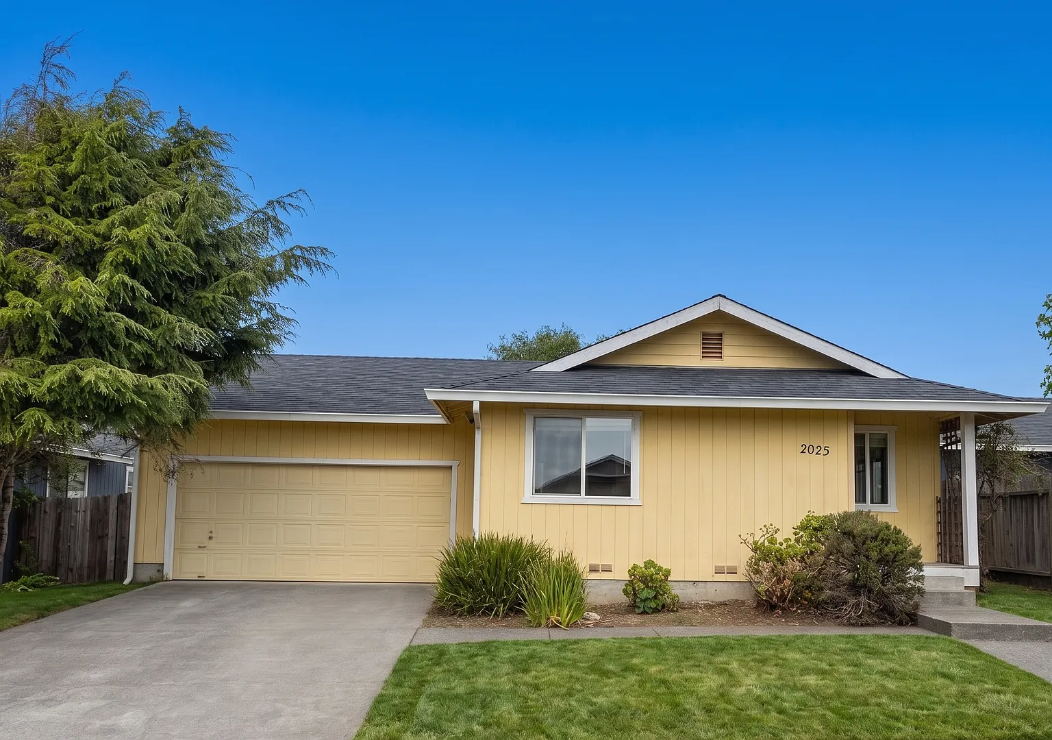 Spacious Pet-friendly McKinleyville Home With Garage & Fenced Yard — Photo 1