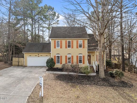 3rd image of 3200 Daingerfield Dr