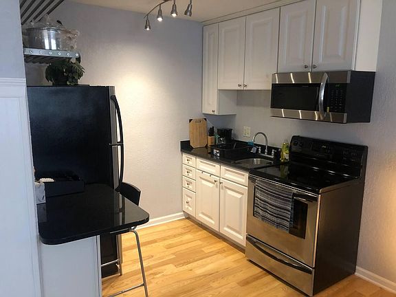 5th image of 3018 Aldrich Ave S APT 4
