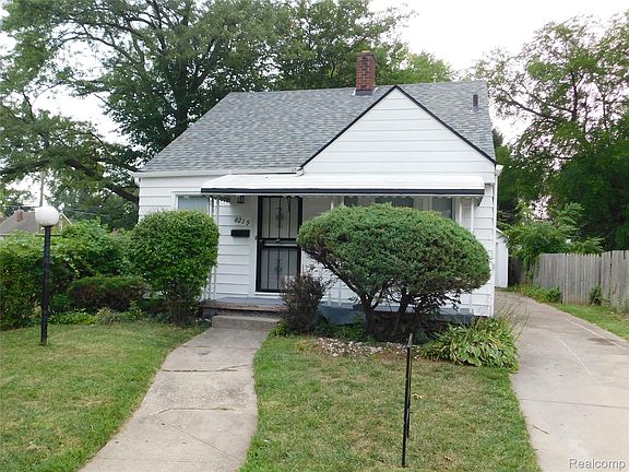 2nd image of 8219 Marlowe St
