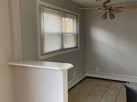 4th image of 220 Dunnell Ave