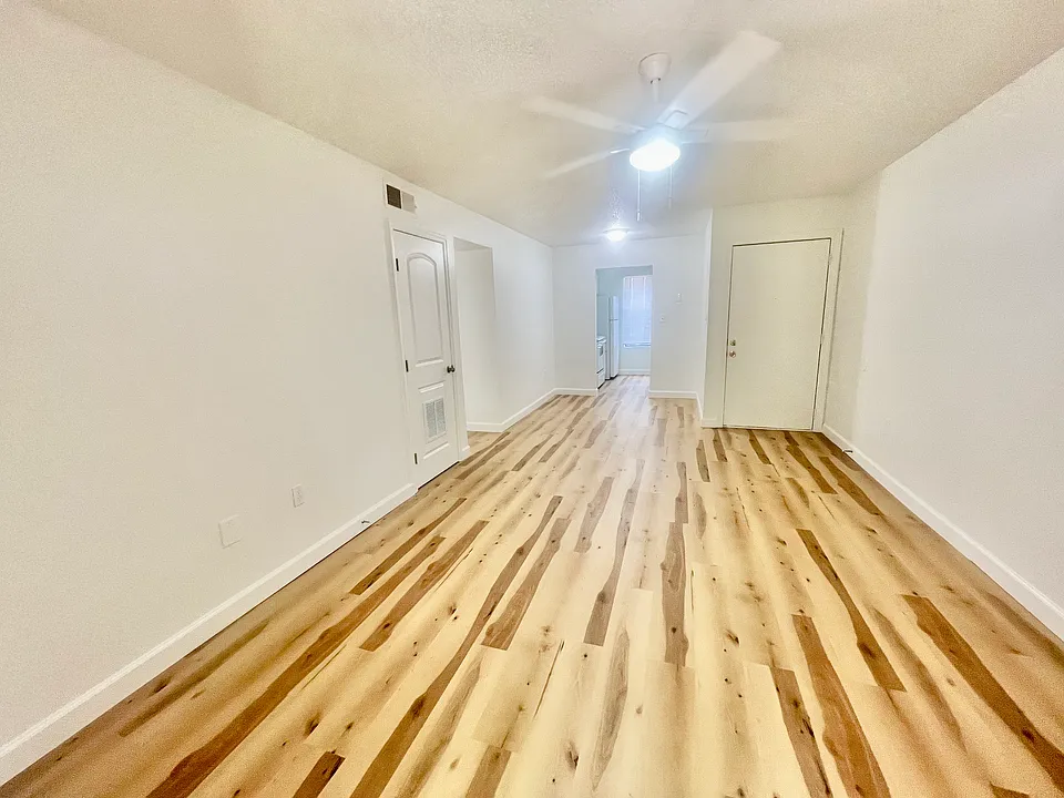 Fitz Carlton Apartments