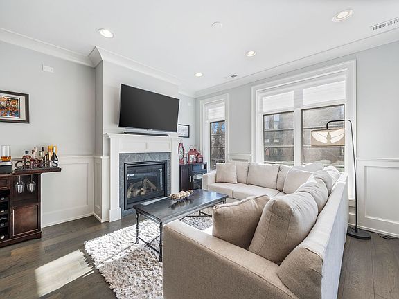 4th image of 738 W Schubert Ave #2