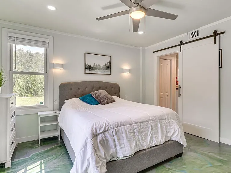 372 Plum St — Photo 18