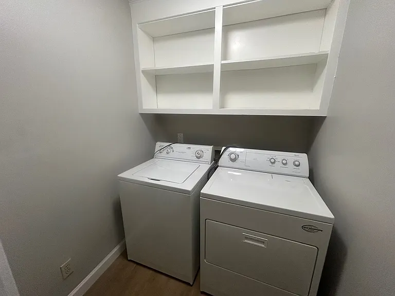 137 Lionsgate Dr — Photo 8