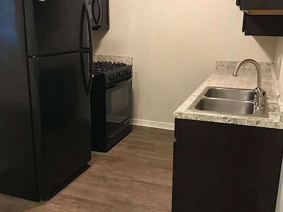 2nd image of 1211 N Leverett Ave APT 15