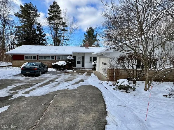 7156 Walton Rd, Walton Hills, OH 44146