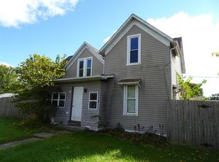 406 E Water St, Knox, IN 46534