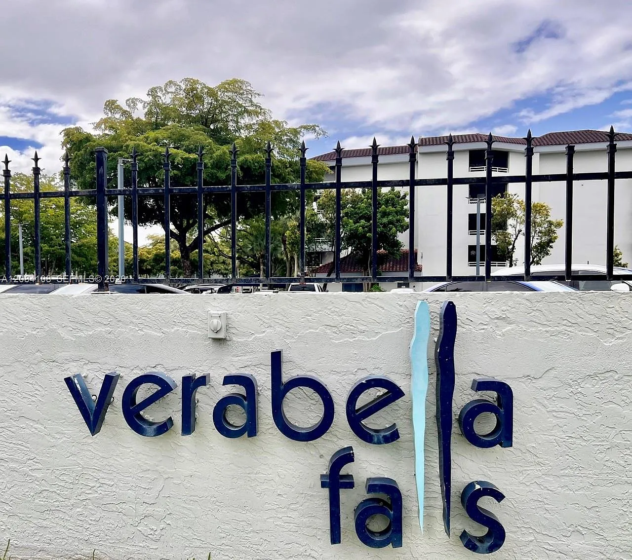 Verabella Falls Condo — Photo 1
