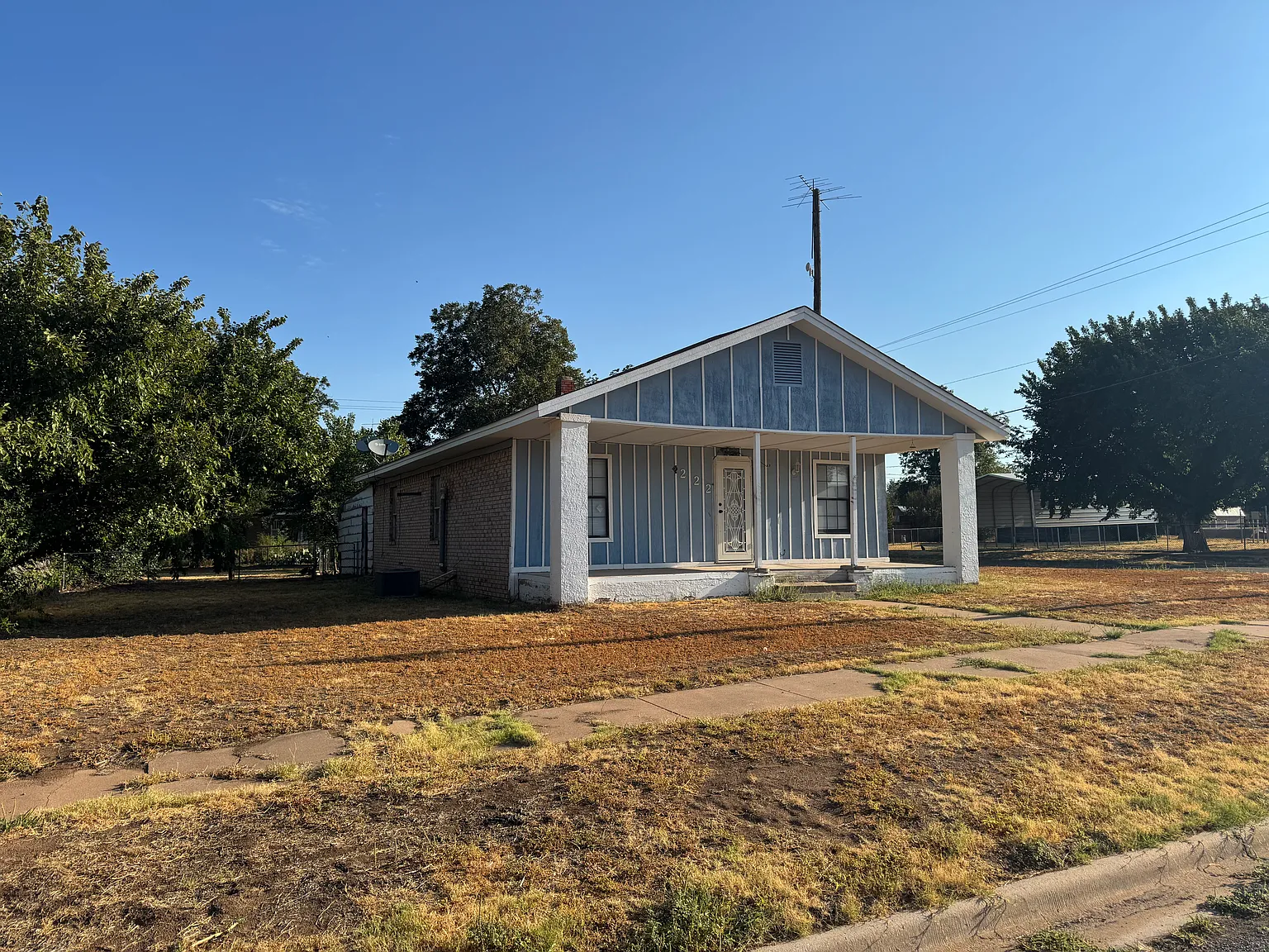 3 bed, 1273 sqft, $675 — Photo 2