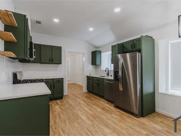 8805 Barton Creek Dr, Rowlett, TX 75089