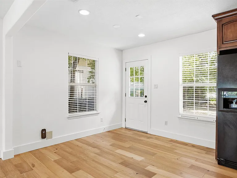 6802 Villita Avenida St — Photo 10