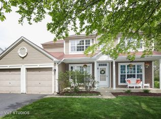 800 Royal Glen Dr, Cary, IL 60013