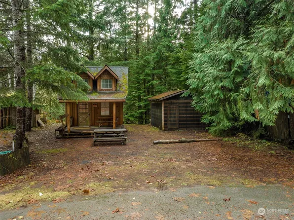 61 N Trail Head Loop, Lilliwaup, WA 98555