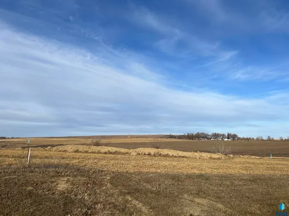 1323 131st St, Luverne, MN 56156