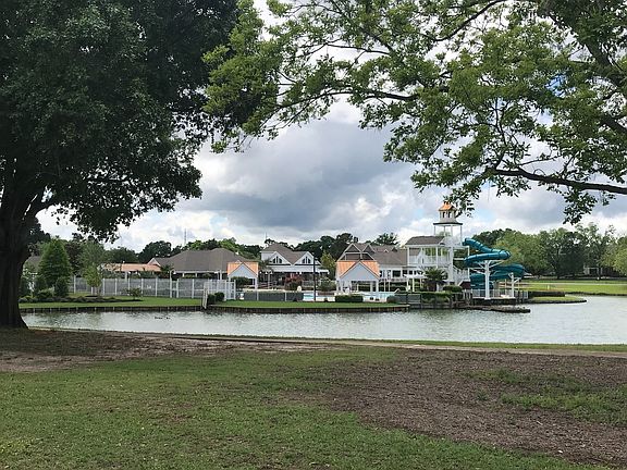 3rd image of 407 Saint Marlo Dr