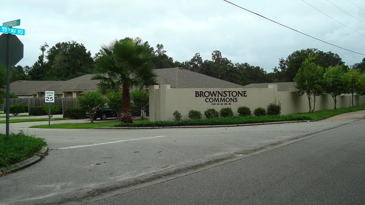2 bed, 1040 sqft, $1,300 — Photo 1