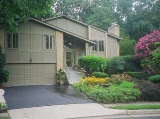 9430 Talisman Dr, Vienna, VA 22182