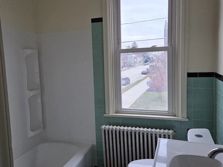1 E Main St #5 — Photo 4