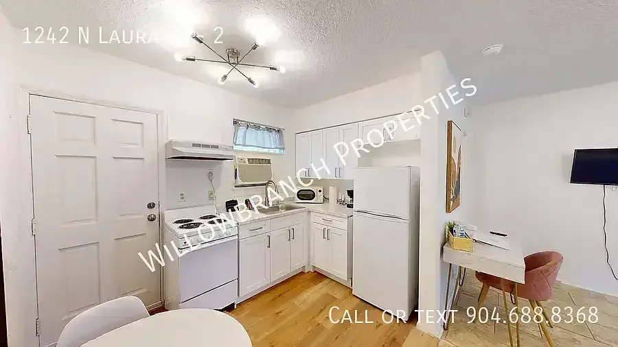 Furnished Studio for Rent — Photo 4