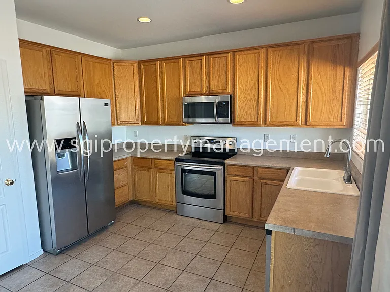 11630 W Washington St — Photo 2