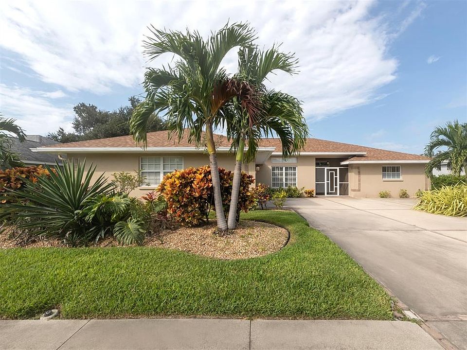 1st image of 535 Silk Oak Dr