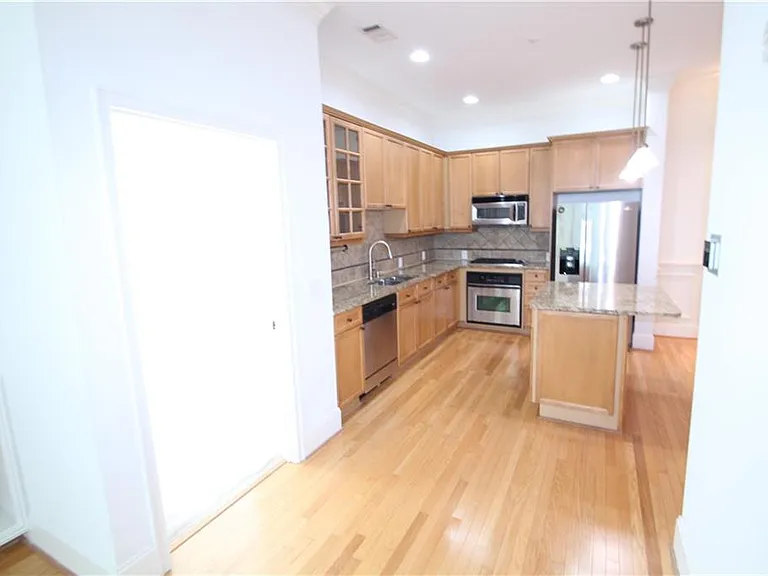 11 Perimeter Ctr E #2304 — Photo 10