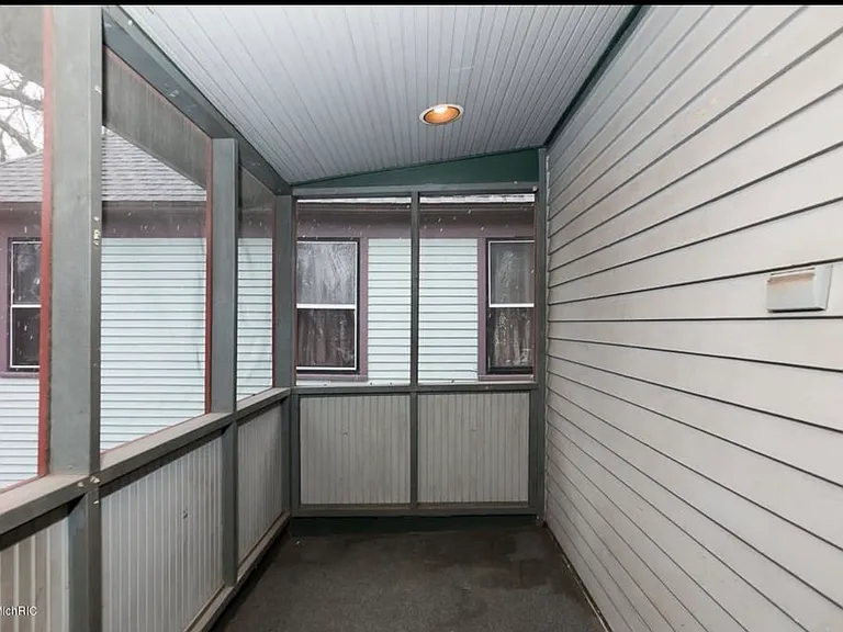 718 W Lovell St — Photo 10