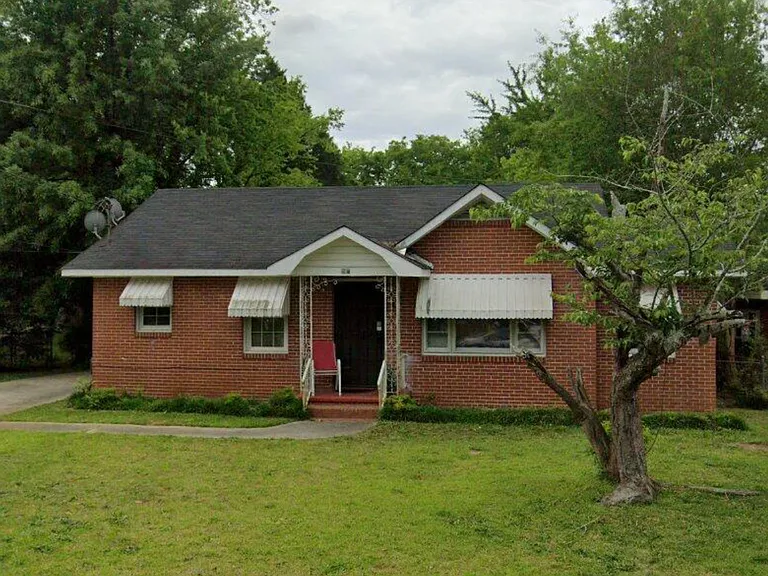 846 Bedingfield Ave — Photo 1