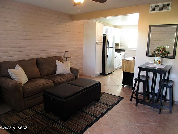 5th image of 257 S La Canada Dr Unit A