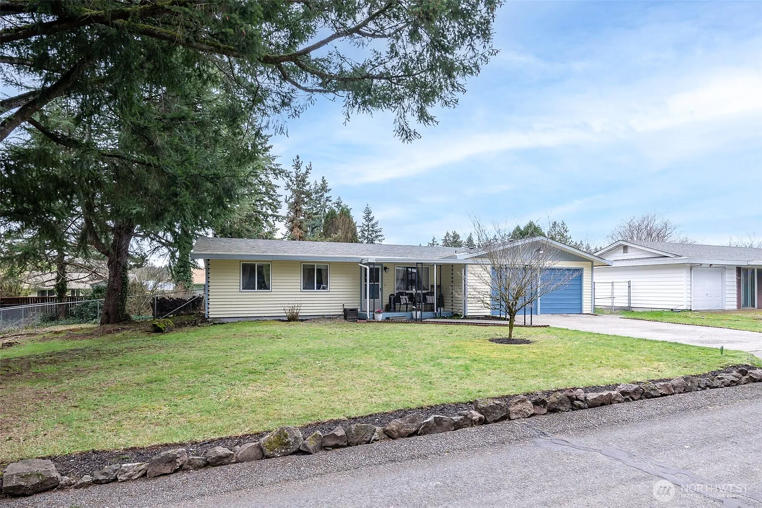 2414 Oak Drive photo 1