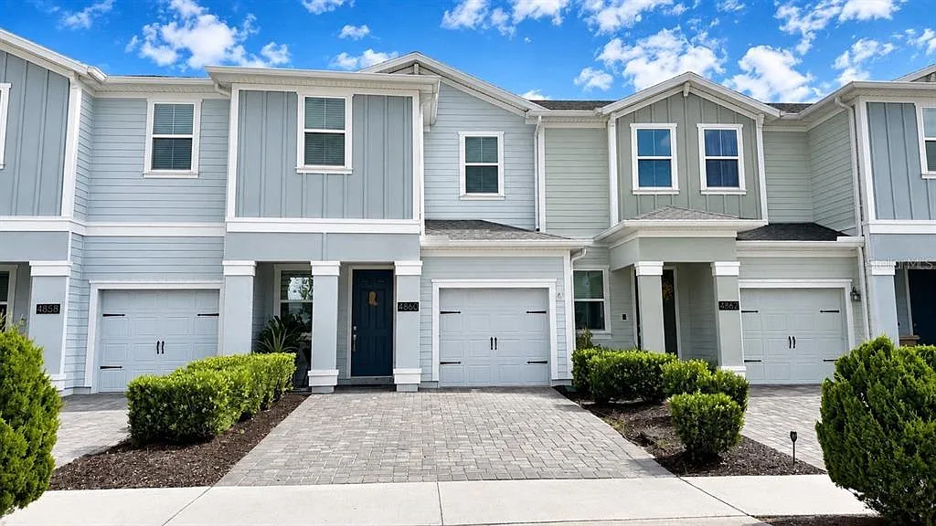 4 bed, 2.5 bath, 1797 sqft, $2,660 — Photo 1