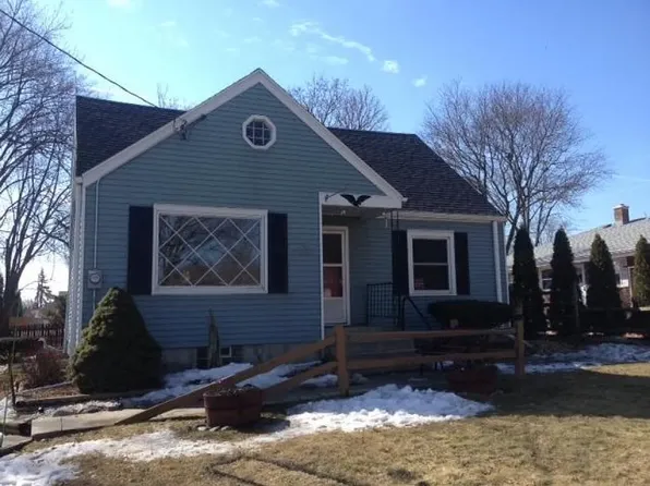 11725 W Courtland Ave, Wauwatosa, WI 53225