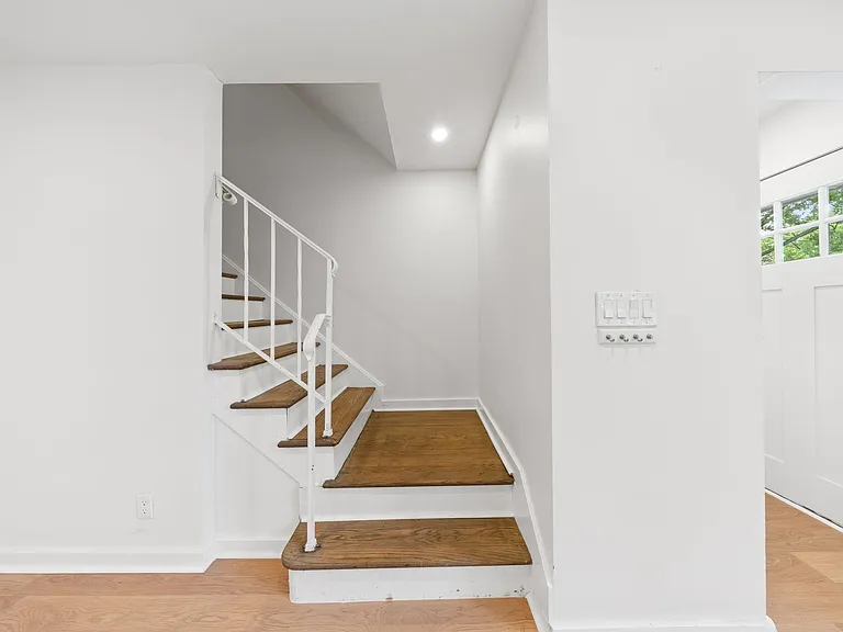 32 College St #2 — Photo 11
