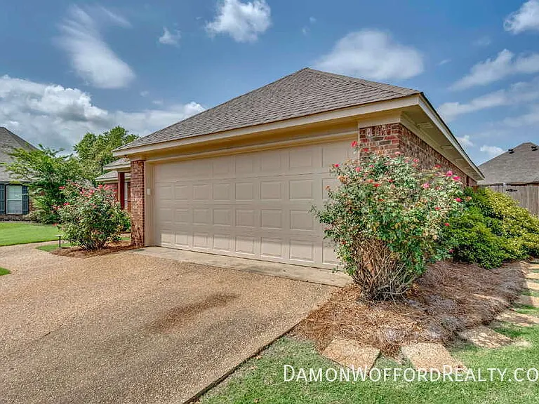 107 Emry Cv — Photo 5