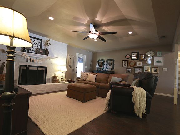 3rd image of 1408 Doral Ct