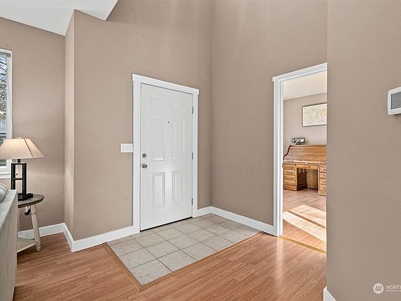 5th image of 6732 Steamer Drive SE