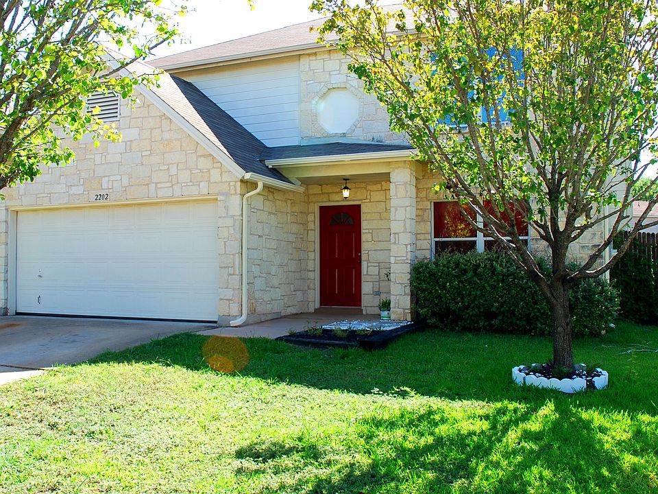 1st image of 2202 Bluebonnet Dr