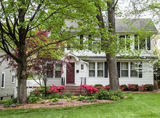 369 S Maple Ave, Saint Louis, MO 63119